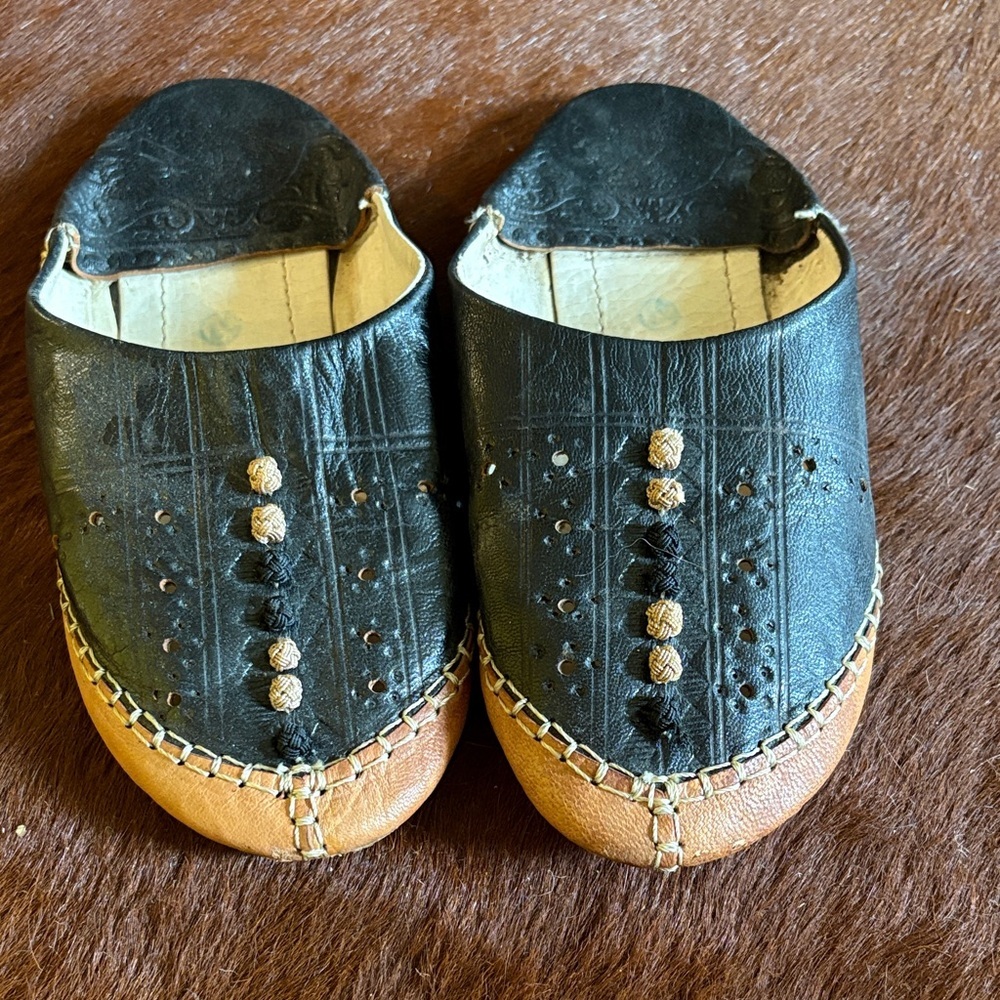 Moroccan Leather Shoes Black Size 4/5​